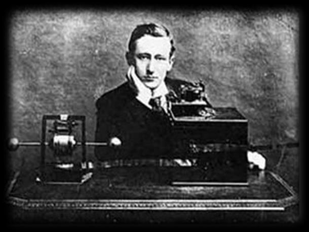 ZANIMIVOST 25. april: Izumitelj, ki je razvil radijske prenose Leta 1874 se je v bližini Bologne rodil italijanski inženir in Nobelov nagrajenec Guglielmo Marchese Marconi.