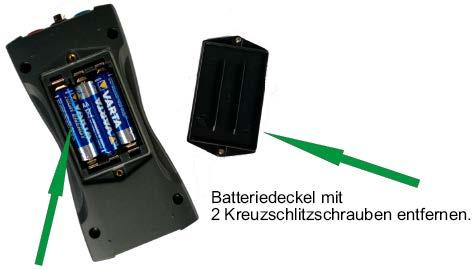 Odstranite pokrov baterijskega predala z 2 križnima vijakoma.