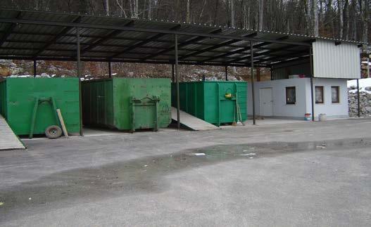 ODPADKI Komunalni odpadki Podjetje odvaža komunalne odpadke iz treh občin Ribnica, Sodražica in Loški Potok. V vseh občinah pobiramo smeti tedensko.