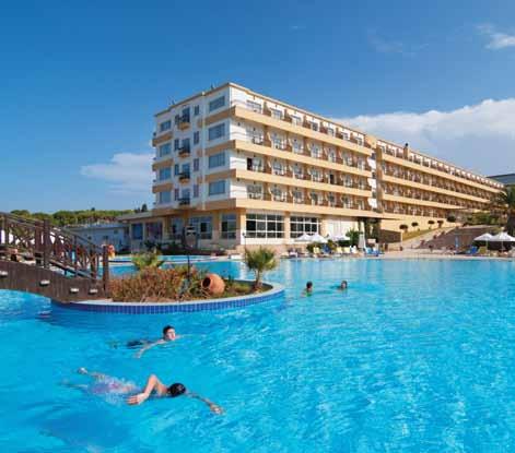 Hotel ACAPULCO Resort & Casino 5 Košček nebes, obdan z zimzeleno vegetacijo, se razprostira na 100.000 m², ob lastni, čudoviti, kilometer dolgi peščeni plaži.