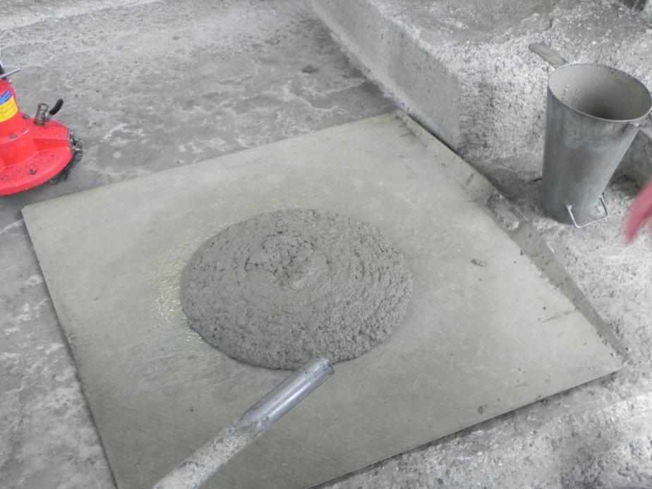 zahtevane konsistence smo predvideli korekcijske ukrepe z dodajanjem zamesne vode v količini do 5 l/m3 betona in/ali z dodajanjem superplastifikatorja oz.