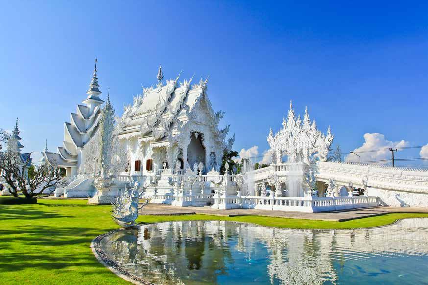Mističen beli tempelj Avtentični sever: Chiang Mai & Chiang Rai Mistični kraljestvi in raziskovanje skritih kotičkov Chiang Mai je pravljični svet, narejen iz tikovine, ki so jo iz deževnega gozda