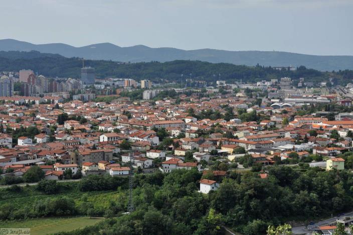 PRIMORSKA Goriška regija je dobila svoje poimenovanje po mestu Gorica, ki je danes v Italiji ter po deželi Goriški in Gradiški, ki je tu