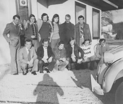 SLIKA 5 LETO 1973: Članska in mladinska ekipa Ruše Stojijo (od leve): Drago Kumpuš, Alojz Bučar, Stanko Mohorko, Ludvik Rober, Slavek