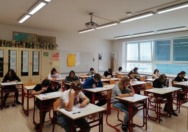 ANGLEŠČINA: ŠOLSKO TEKMOVANJE (8. razred) V ponedeljek, 21. 10. 2019, je na šoli potekalo šolsko tekmovanje iz znanja angleščine za osmošolce.