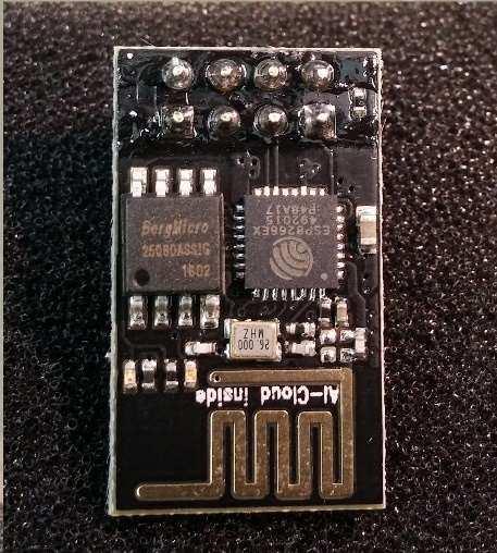 8.2 Moduli brez vgrajenega mikrokontrolerja 61 Slika 25 Espressif ESP8266 8.