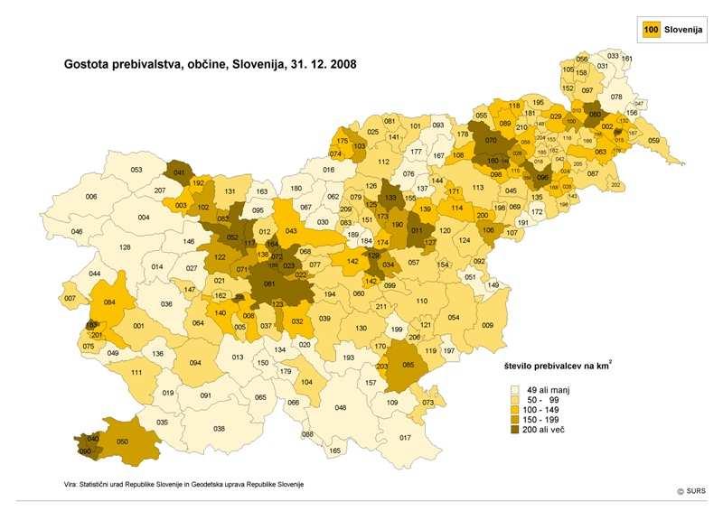 V letu 2008 je v Sloveniji na kvadratnem kilometru površine živelo povprečno približno 100 prebivalcev.