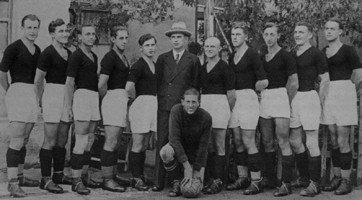 Tin Mudražija, Uvodno poglavje celjske nogometne zgodovine (1900 1941) 15 mu dodelil travnik na Glaziji (tega je pred vojno uporabljalo nemško moštvo Athletik SK), a težav SSK-ja s tem še ni bilo