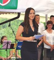 Iz občinske hiše GROSUPELJSKI ODMEVI Julij, avgust 2017 11 Prireditev je povezovala Lea Filipovič. zavodov Občine Grosuplje.