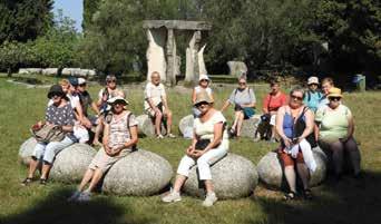 Nadaljevali smo z ogledom Forme Vive. To je zbirka kamnitih skulptur, ki je začela nastajati leta 1961 na pobudo slovenskih umetnikov Jakoba Savinška in Janeza Lenasija.