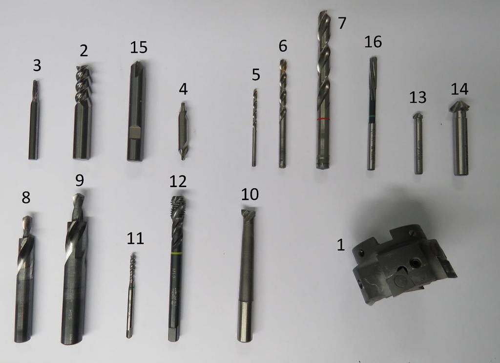Slika 6.6: Uporabljena orodja Za izdelavo zgornje plošče je bilo potrebnih kar 16 orodij + robno tipalo, ki pa ni med rezilnimi orodji.
