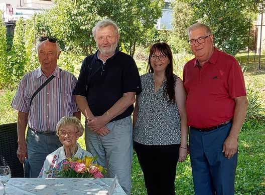 12 19. avgust 2021 DOBRE NOVICE DOBRE NOVICE OZRK Slovenska Bistrica na obisku pri Mariji Sevšek Pri stotih letih še vedno brez zdravil Ob Marijinem 100. rojstnem dnevu se je zbrala vsa njena družina.