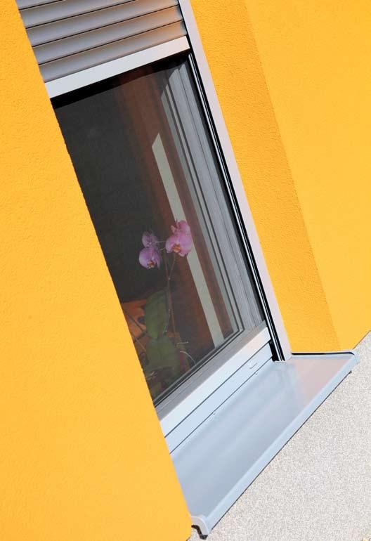 Dobra okna iz lesa ponujajo optimalno toplotno in zvoč bodisi lesenih oken oziroma PVC-oken, ki imajo vsaj na zunanji no izolativnost ter ustvarjajo prijetno bivalno klimo, tako da so strani lesni