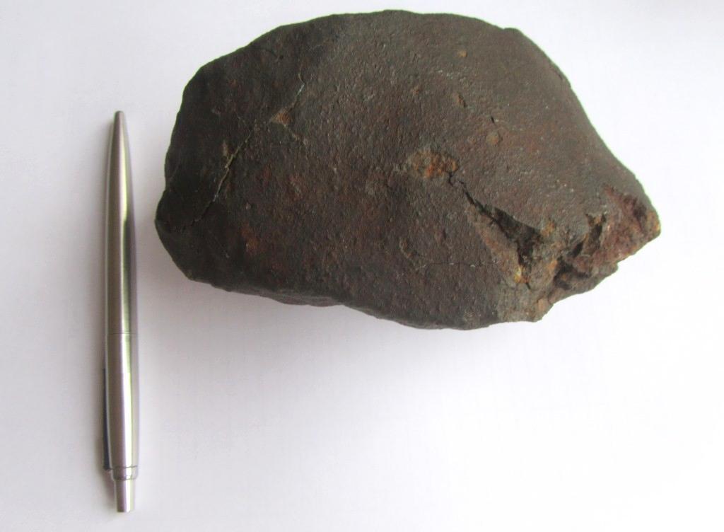 28 Zvezde poleti 2014 Na začetku najprej zanimiva in vesela novica o novem slovenskem meteoritu, ki se je ''zgodil'' prav na gorenjskih tleh.