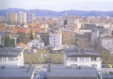 Slika 3: Opazovalni prostor Ljubljana Bežigrad, pogled proti vzhodu leta 1999 (foto: M. Trontelj) Figure 3.