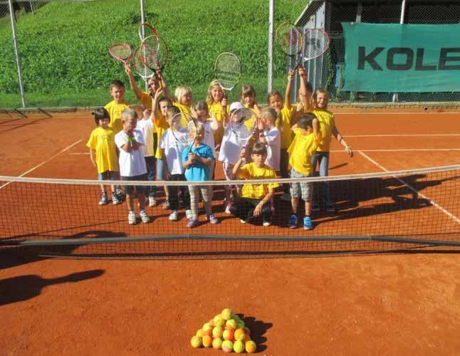 42 Aktivni Za tenis želijo navdušiti čim več otrok Teniški klub Kolektor Idrija vsako jesen začne z vpisi v teniške programe.