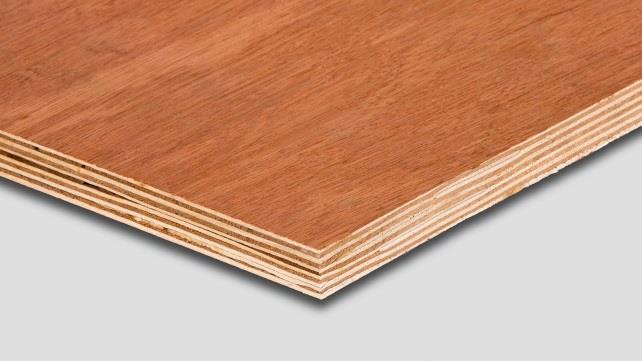 Izvedba vidnega betona Stran 33 Za namen izdelave vidne betonske površine se lesene deske pri pravilni uporabi ločilnega sredstva uporabljajo približno 4- do