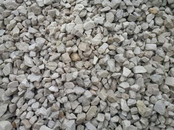 apnenci, dolomiti, eruptivci ), lahki (γ 2000 kg/m 3 ) izolacijski, izolacijskokonstrukcijski betoni: o naravni: ekspandirana glina, ekspandirani perlit, ekspandirani vermikulit.
