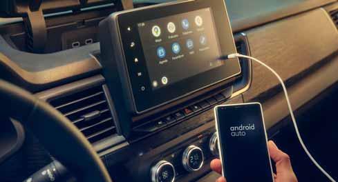 1. 7-litrski hladilni* predal Easy Life 2. brezžični polnilnik 3. zrcaljenje pametnega telefona prek funkcije Android Auto ali Apple CarPlay 4.