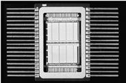Intel 4004: prvi mikroprocesor (1971) Leta 1971 Ted Hoff pri Intelu razvije prvi mikroprocesor: Intel 4004 4 bitni procesor, ki je deloval pri hitrosti 108 KHz Sestavljen iz 2250