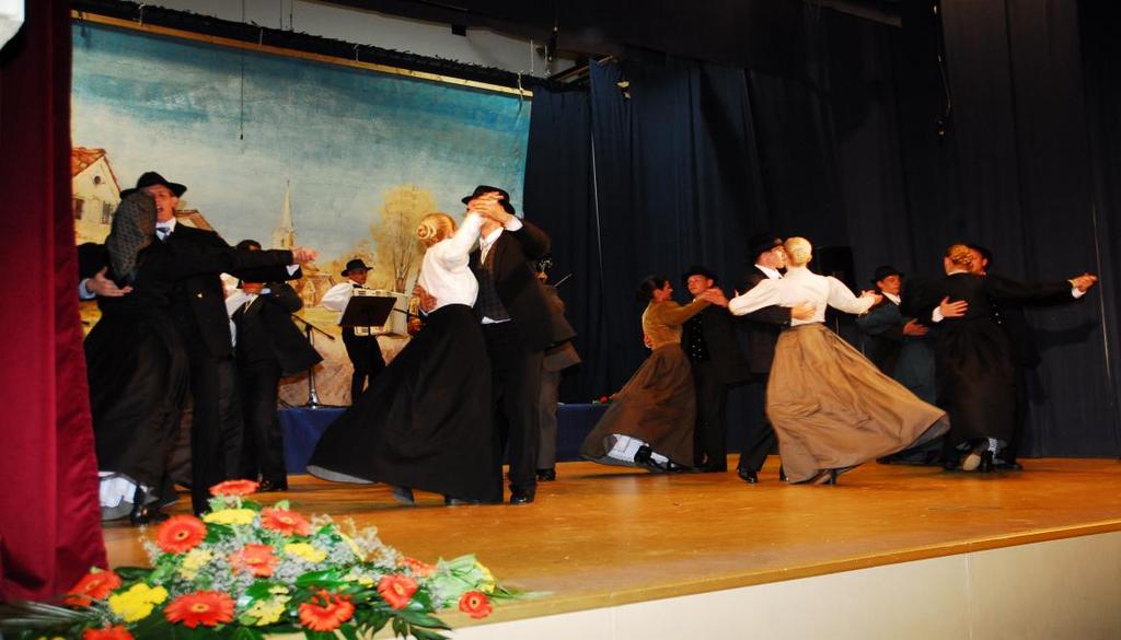 V letu 2011 je tudi folklorna skupina Vinko Korže prišla do povsem nove kostumske podobe.