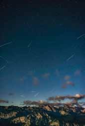 Za vsakogar nekaj Fotografska sekcija Perzeidi Astronomski entuziasti vsako leto z nestrpnostjo pričakujejo mesec avgust.