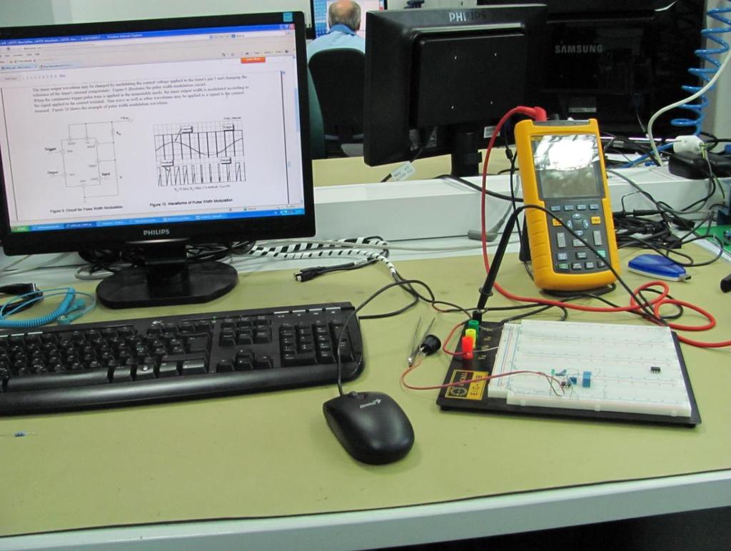 2.2 Razvoj in priprava kontrolnih priprav V tem oddelku se izdelujejo kontrolne priprave, v katerih se testira elektronika, narejena v proizvodnji.