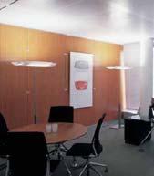 Dodatna razsvetljava vertikalnih površin. Reprezentativna pisarna Ločena razsvetljava za tri področja prostora.