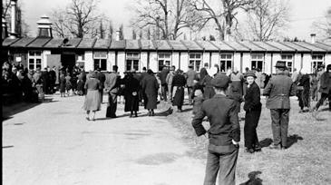 9 Die zwangsweise Aussiedlung Kärntner-slowenischer Familien im April 1942 ie kamen ungefähr um Sfünf Uhr früh, so gegen dreiviertel fünf. Es dämmerte schon ein bisschen.
