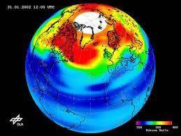Nastanek ozonske luknje ozonska plast se tanjša nad