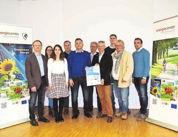 15 / december 2018 PREDSTAVLJAMO Prihajajo hibridne e-kočije Melita Marič V Bärnbachu na avstrijskem Štajerskem je potekal predstavitveni dogodek, na katerem so projekt Kočijaške poti za e-kočije: