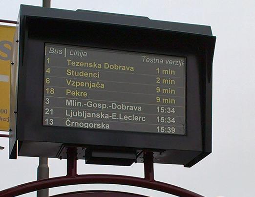 Prikazovalniki na postajališčih Prikazovalniki na postajališčih predstavljajo najbolj razširjeno obliko prikaza RTPI informacij o prihodih/odhodih vozil JPP na postajališča.