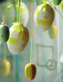 Velikonočna jajca, pirhi, pisanice... Eden najbolj preprostih in znanih simbolov čaščenja življenja je prav jajce.