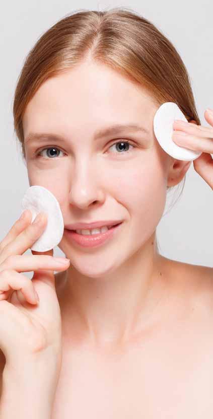 1 Popolnoma čist obraz je pogoj za manj gubic, saj umazanija oslabi kolagen, zato je odstranjevanje