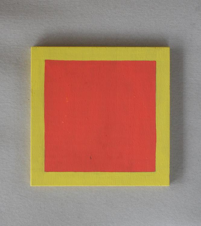 celotno površino plošče (kvadrat z eno in