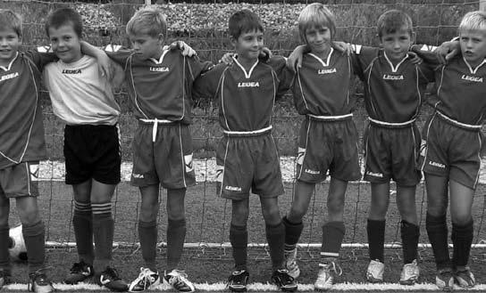 U-12 ( otroci letnik 1998,1997 in 1996 ) Osnova skupine so otroci ki so v sezono 2007/08 sodelovali v skupini U-10. Trener te skupine je Sreœo Rajøel.