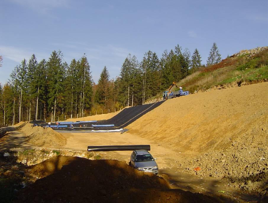 Podjetje Papir servis, kateri je bil v letu 2006 zbran za prevzem kosovnega odpada je iz sortirnice v Mali gori odpeljal v nadaljnjo predelavo 110 m 3 bele tehnike, 110 m 3 lesa.