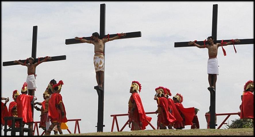 Križanje barbara / pogana Jezusa, naselje, San Pedro Cutud, Manila,