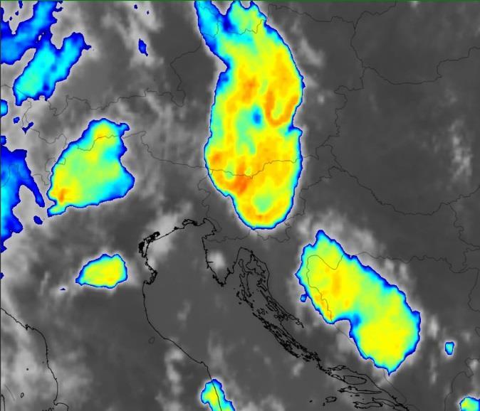 16:50 19:20 Slika 11. Satelitski sliki geostacionarnega satelita Meteosat prikazujeta temperaturo vrha oblačnosti ob izbranih časih nad Slovenijo in širšo okolico, barvna lestvica je v C.