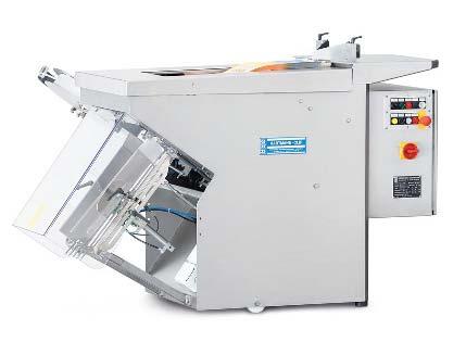 EC 140 Izjemno široko uporaben stroj za polnjenje in tesnjenje s katerim lahko roèno napolnimo papirnate vreèke ali vnaprej izdelano plastiko.