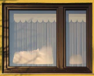 Zakaj se stekla mojih novih oken rosijo? Steklo, okna in pojav kondenzacije V hladnejšem delu leta se pogosto srečamo s pojavom kondenzacije na okenskih steklih.